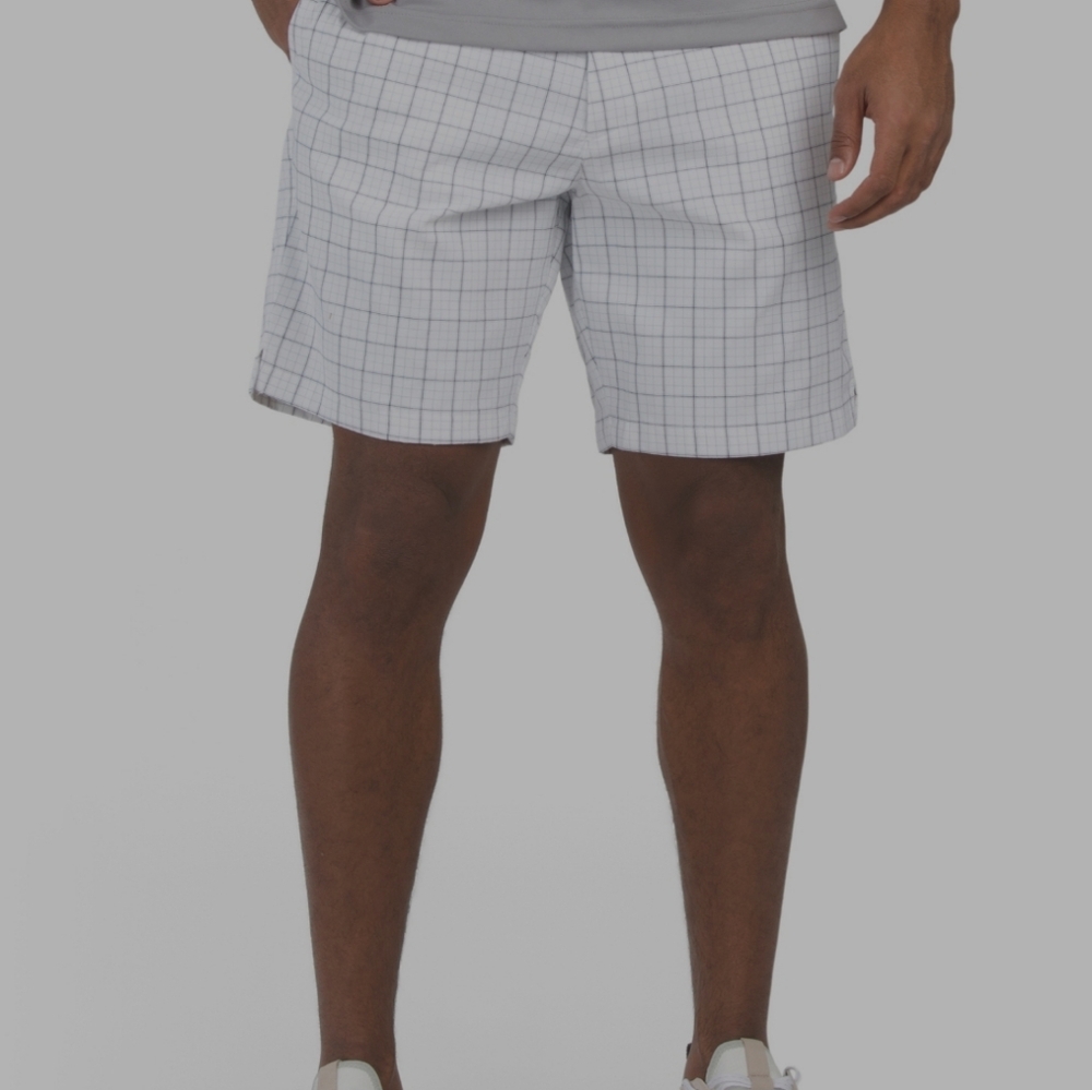 Champion Men's White and Gray Checkered Flat Front Shorts Size 34